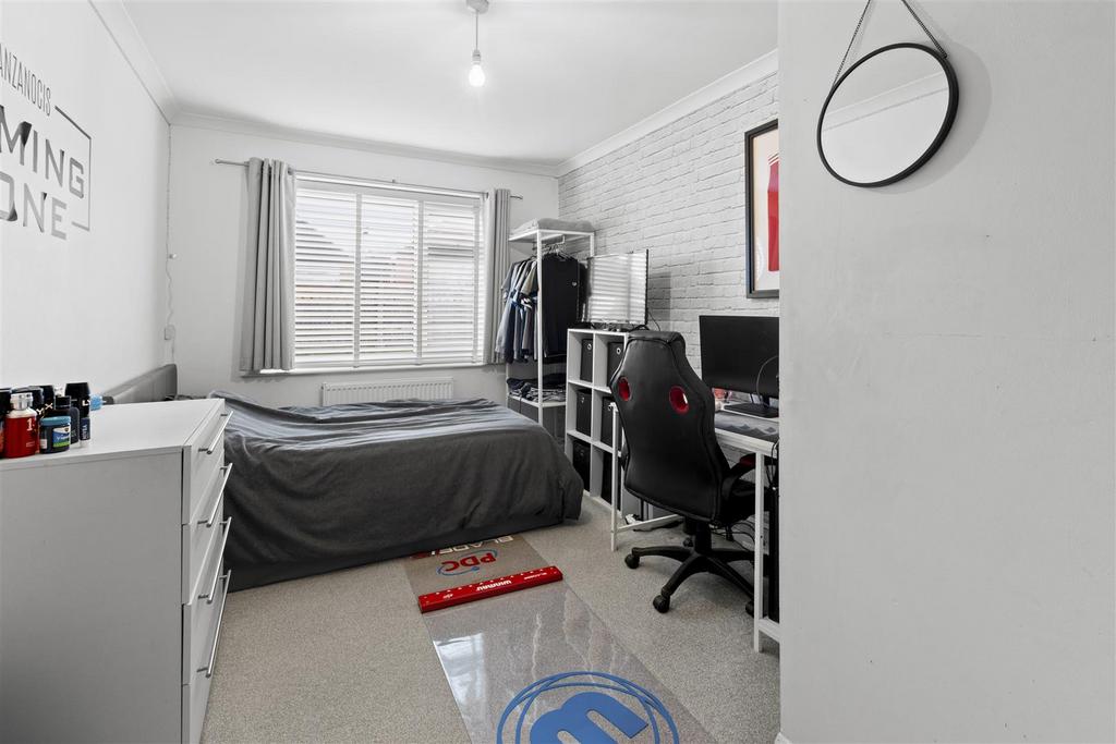 Bedrooms 3
