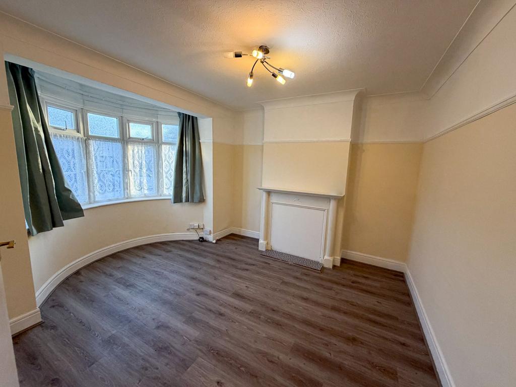 Ridgeway Gdns IG4