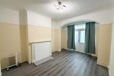 4 bedroom terraced house to rent, Ridgeway Gardens, Ilford, IG4
