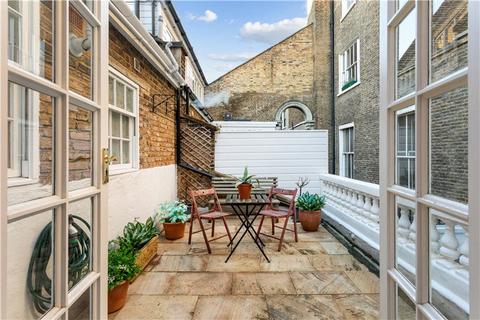 3 bedroom apartment for sale, Atherstone Mews, South Kensington, London, SW7