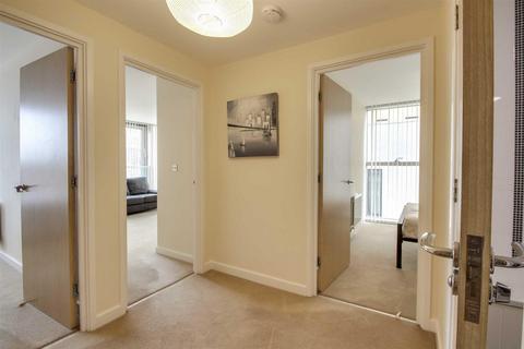 2 bedroom apartment to rent, Manhattan House, Central Milton Keyne MK9