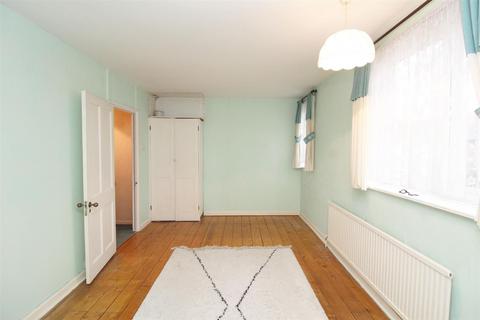2 bedroom terraced house for sale, Lessness Road, Morden