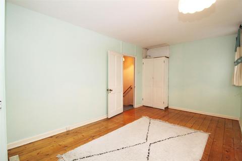2 bedroom terraced house for sale, Lessness Road, Morden