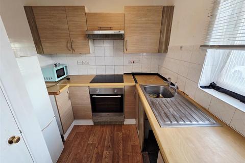 Studio to rent, Allington Close, Greenford