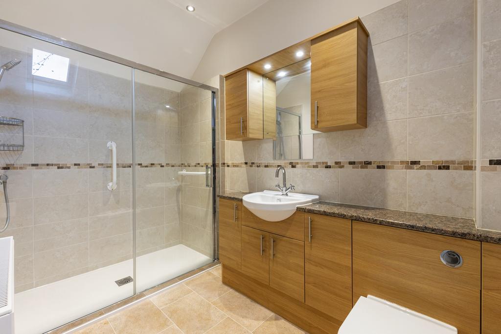 Main bathroom