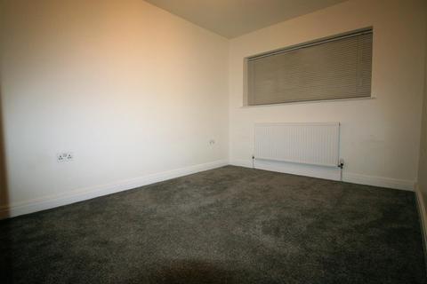3 bedroom end of terrace house to rent, Noak Hill Road, Noak Hill RM3