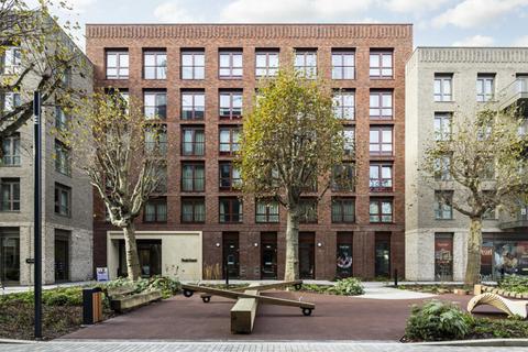 Studio to rent, Pearl Yard, Biscuit Walk, Biscuit Walk, London SE16 4FB, Biscuit Walk SE16
