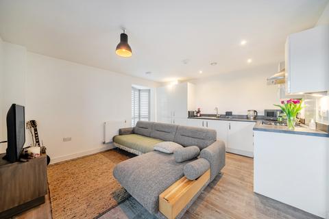 1 bedroom apartment for sale, Disraeli House, 3 Breakspear Gardens, London, SW19