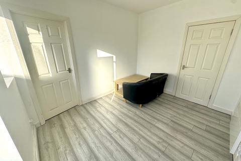 1 bedroom flat to rent, ,  Hounslow, TW5