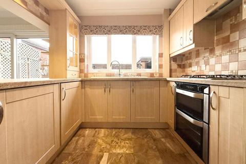 3 bedroom semi-detached house for sale, New Farm Road, Stourbridge DY9