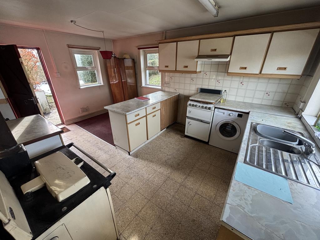 Kitchen (second image)