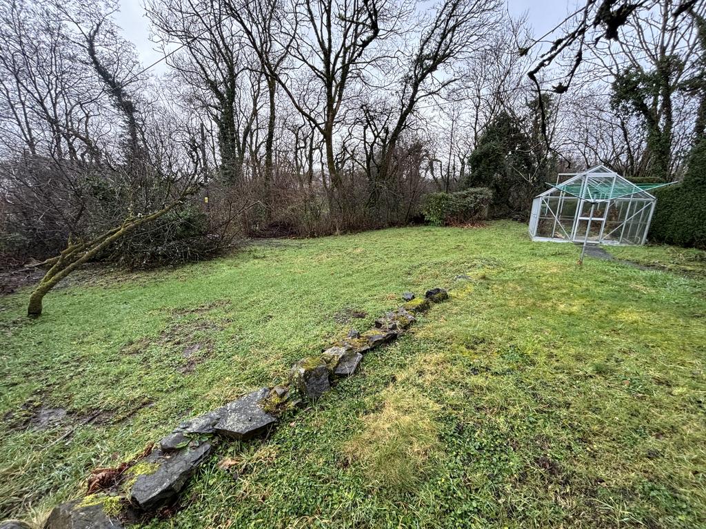 Front garden (first image)
