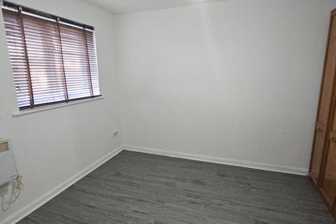 1 bedroom flat to rent, Sparks Close, Dagenham RM8