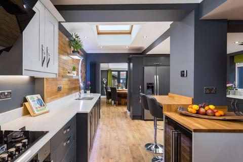 3 bedroom semi-detached house for sale, Langdale Avenue, York