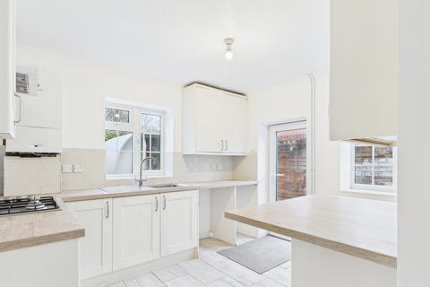3 bedroom detached house to rent, Portsmouth Road, Waterlooville PO8