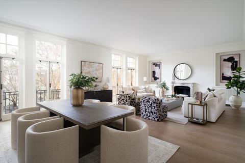 4 bedroom flat for sale, South Street, Mayfair, London, W1K