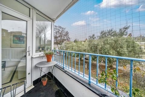 2 bedroom flat for sale, Wandon Road, London, SW6