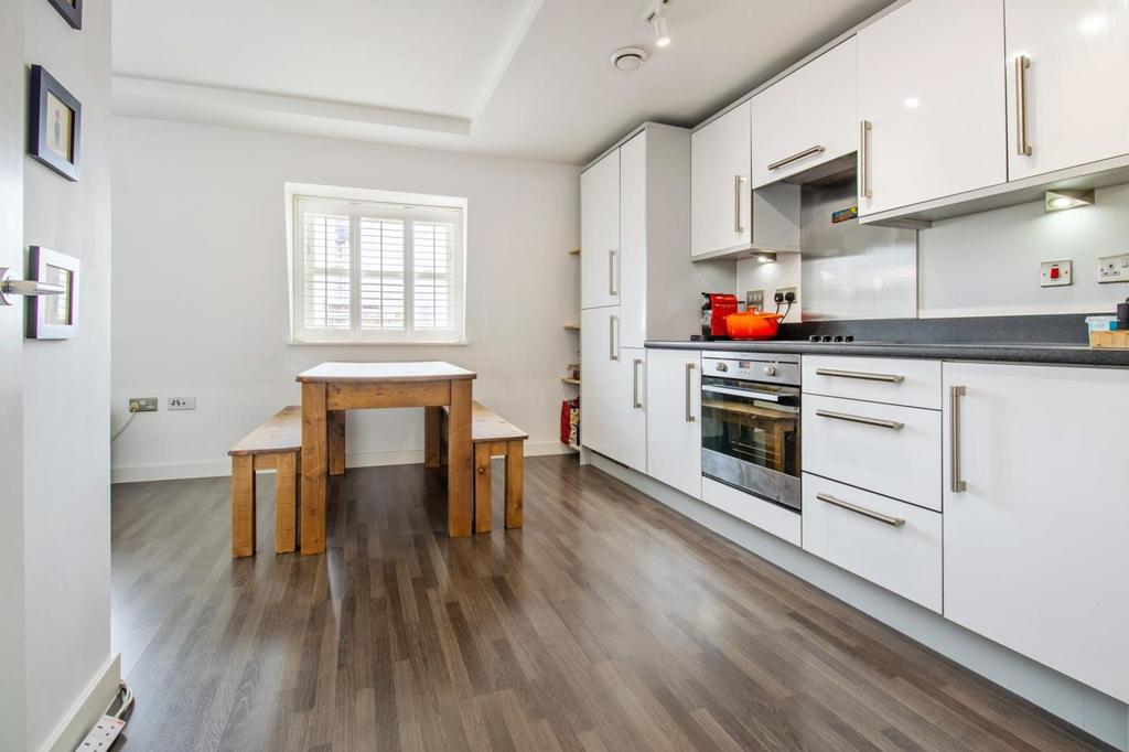 Kitchen/Hall