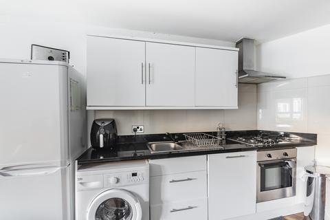 2 bedroom flat to rent, Blue Anchor Lane, London, SE16