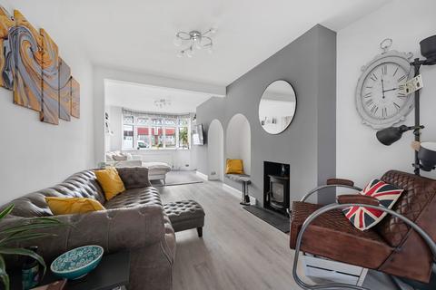 3 bedroom semi-detached house for sale, Thornton Crescent, Coulsdon, CR5 1LH