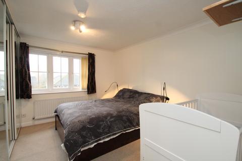 3 bedroom terraced house to rent, Armstrong Close, Bromley, BR1
