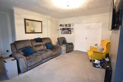 4 bedroom semi-detached house for sale, Rosemead, SS7