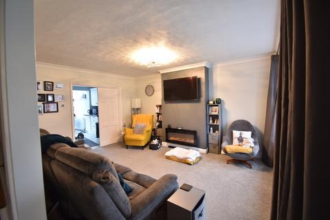4 bedroom semi-detached house for sale, Rosemead, SS7