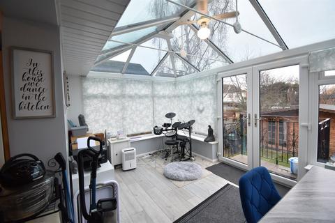 4 bedroom semi-detached house for sale, Rosemead, SS7