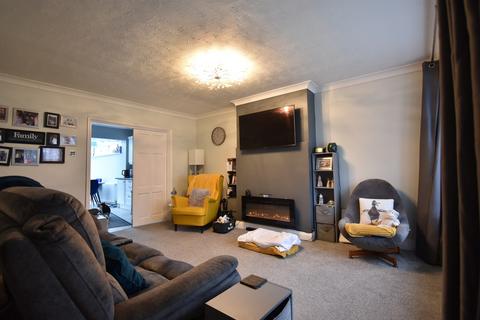 4 bedroom semi-detached house for sale, Rosemead, SS7