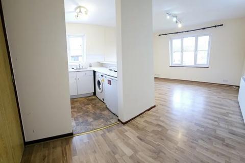 1 bedroom terraced house to rent, Lowry Crescent, Mitcham CR4