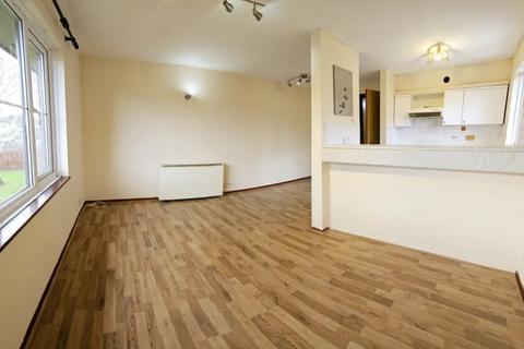 1 bedroom terraced house to rent, Lowry Crescent, Mitcham CR4