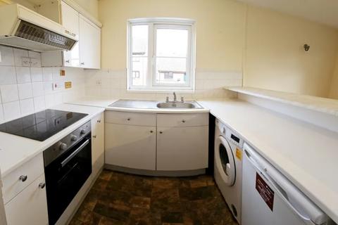 1 bedroom terraced house to rent, Lowry Crescent, Mitcham CR4