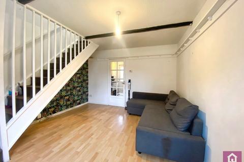 2 bedroom semi-detached house to rent, Swinbourne Grove, Withington, M20