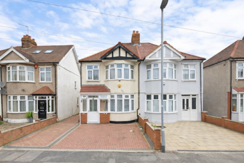 3 bedroom semi-detached house to rent, Pemberton Gardens, Romford RM6