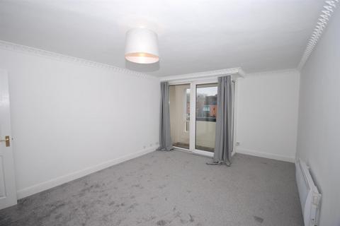 2 bedroom apartment to rent, Stuart Court, Warwick Terrace, Leamington Spa