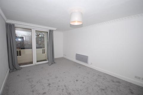 2 bedroom apartment to rent, Stuart Court, Warwick Terrace, Leamington Spa