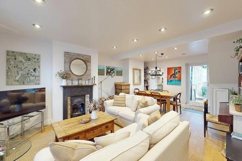 undefined, Lower Mortlake Road, TW9