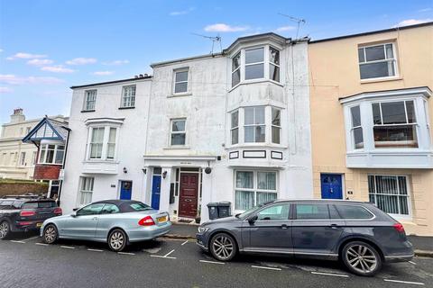 2 bedroom flat to rent, Nelson Place, Ryde, PO33 2ET