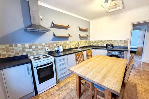 2 bedroom flat to rent, Nelson Place, Ryde, PO33 2ET
