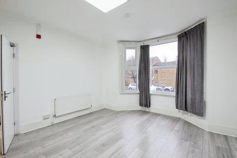 5 bedroom semi-detached house to rent, Cowley Road, Uxbridge UB8