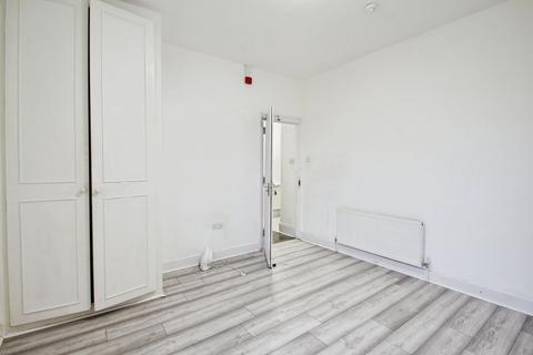 5 bedroom semi-detached house to rent, Cowley Road, Uxbridge UB8