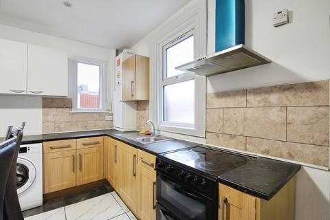 5 bedroom semi-detached house to rent, Cowley Road, Uxbridge UB8