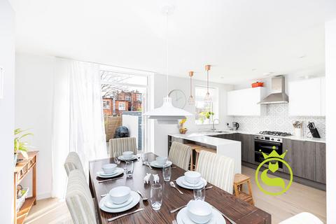 3 bedroom semi-detached house for sale, Springfield Crescent, Poole BH14