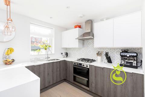 3 bedroom semi-detached house for sale, Springfield Crescent, Poole BH14
