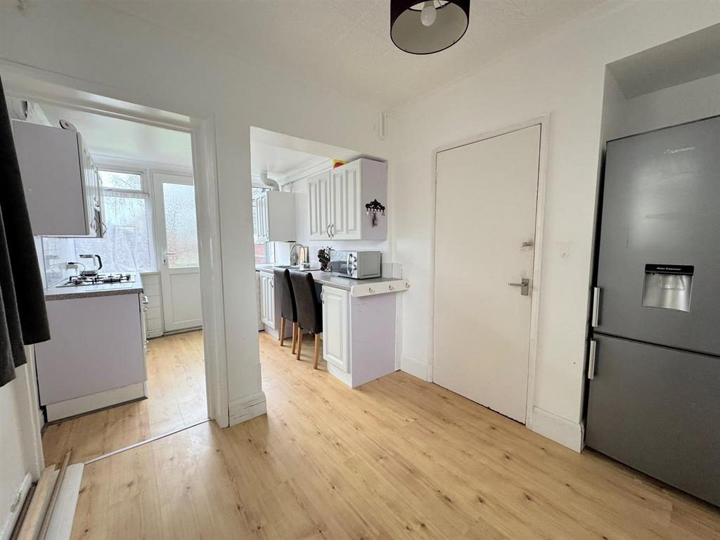 Dining kitchen