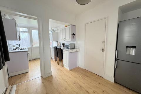 3 bedroom semi-detached house for sale, Meadow Lane, Derby DE21