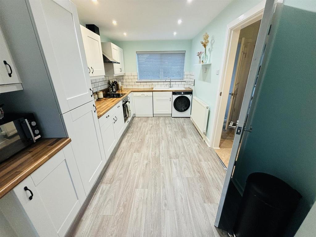 Kitchen LR.jpg