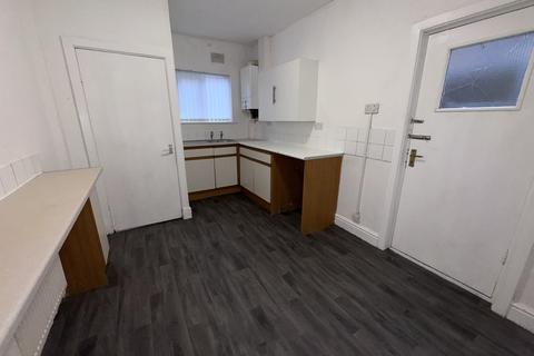 1 bedroom flat to rent, New Ferry Road, Wirral CH62