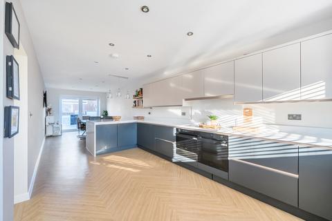 5 bedroom detached house for sale, Romans Way, Pyrford, GU22
