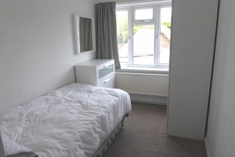 1 bedroom semi-detached house to rent, Wokingham Road, Earley, Reading